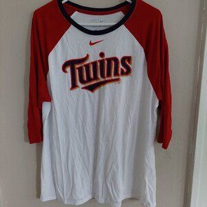 Women's Minnesota Twins XXL Red & White Baseball Tee